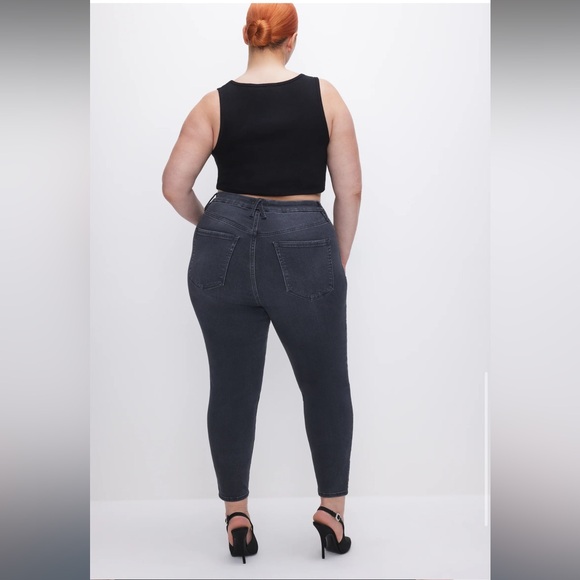 Good American | Always Fit Good Legs Cropped Jeans - Picture 2 of 9